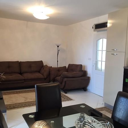 אוטייהא Villa Diana מראה חיצוני תמונה