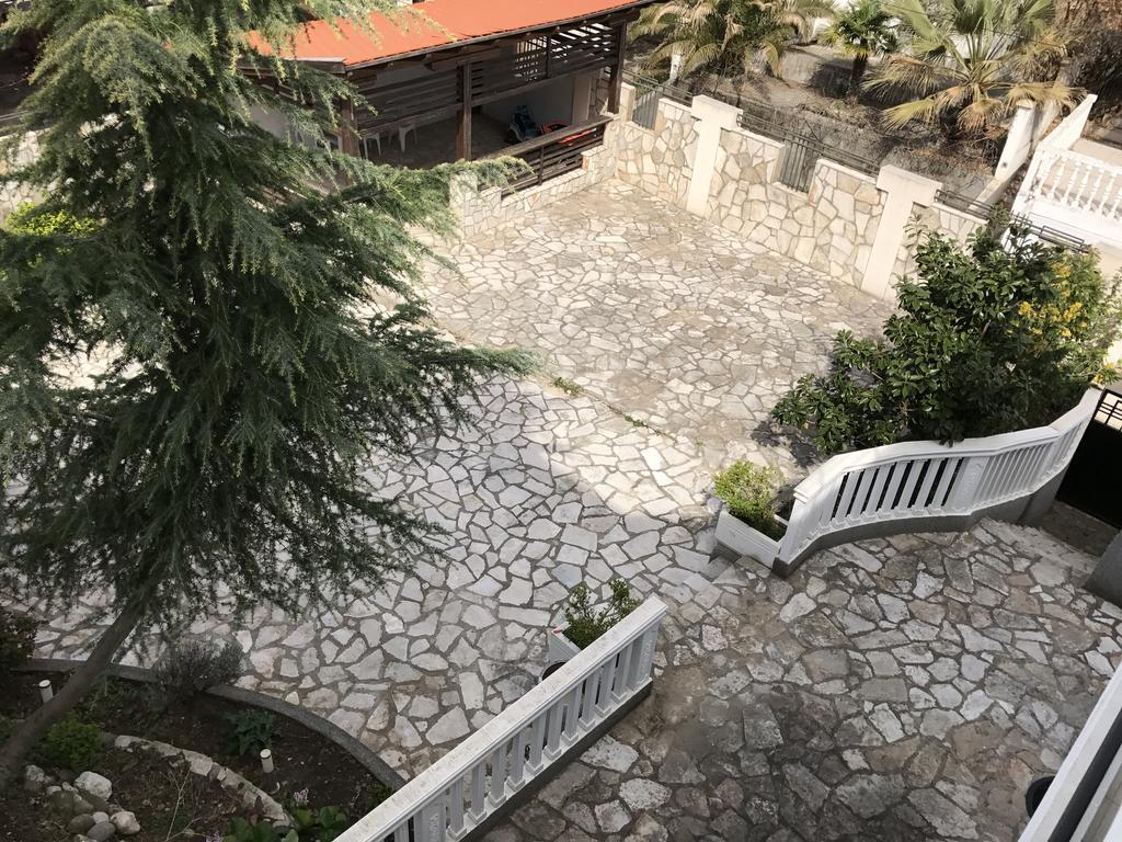 אוטייהא Villa Diana מראה חיצוני תמונה