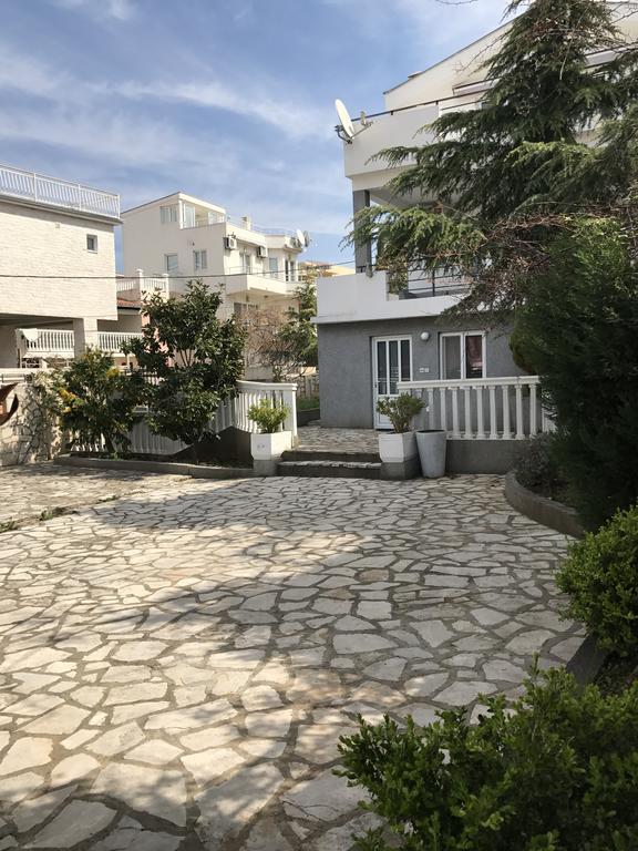 אוטייהא Villa Diana מראה חיצוני תמונה