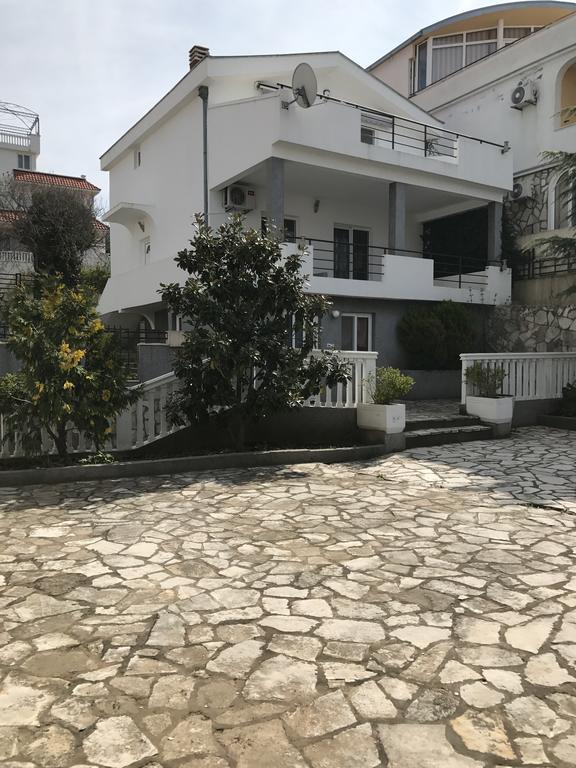 אוטייהא Villa Diana מראה חיצוני תמונה