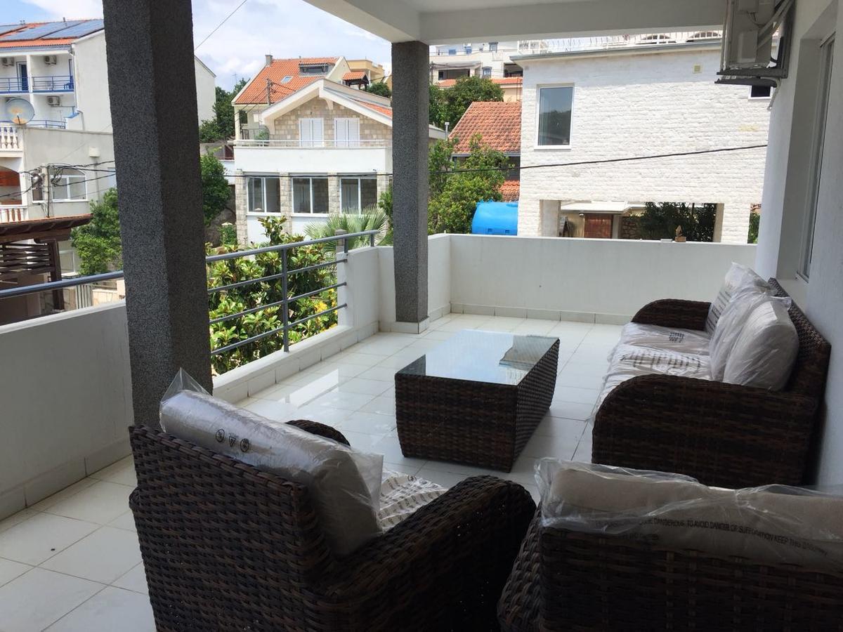 אוטייהא Villa Diana מראה חיצוני תמונה
